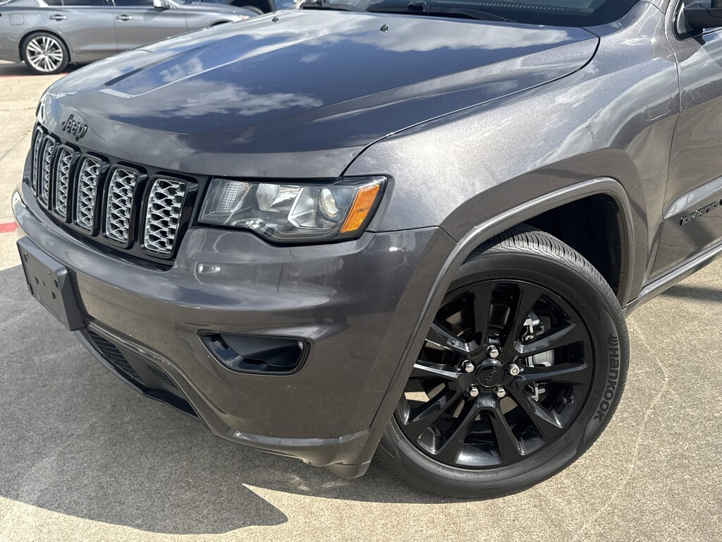 Used 2021 Jeep Grand Cherokee Laredo SUV