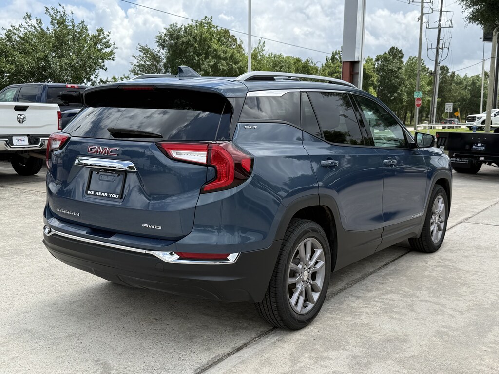 Used 2024 GMC Terrain SLT SUV