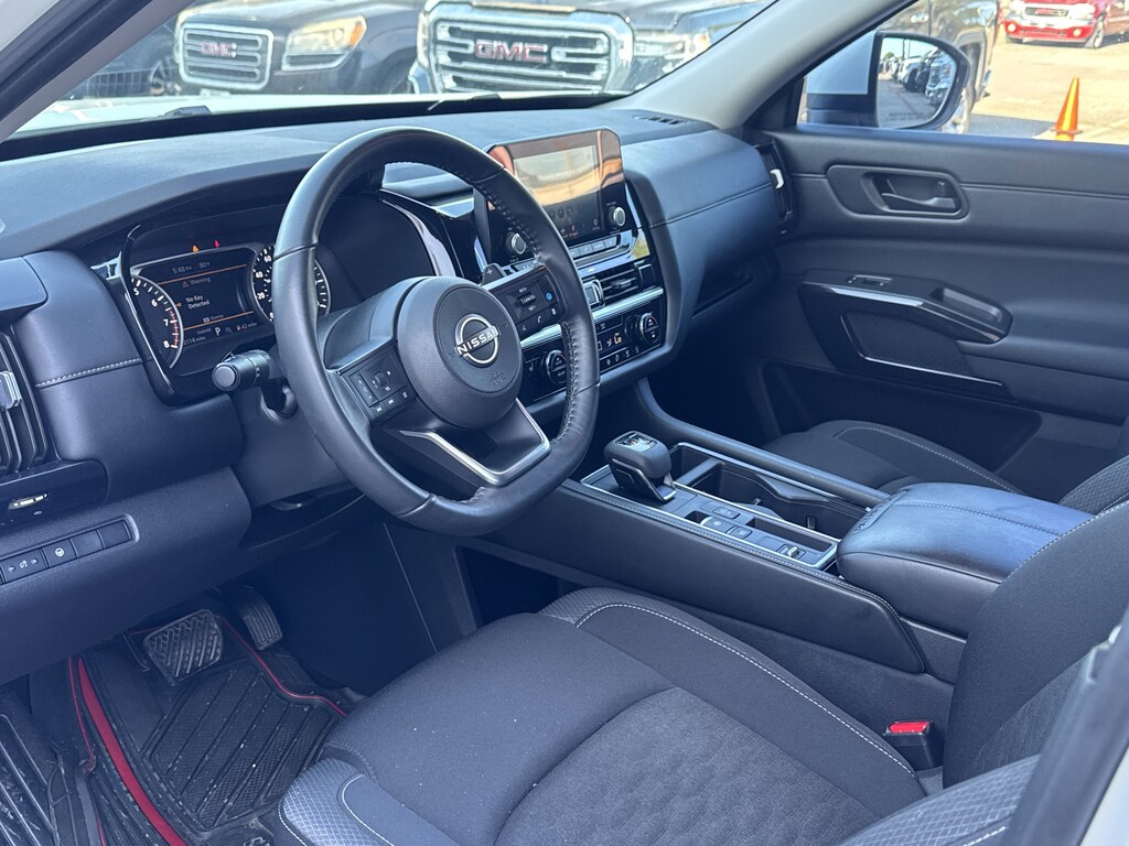 Used 2024 Nissan Pathfinder SV SUV