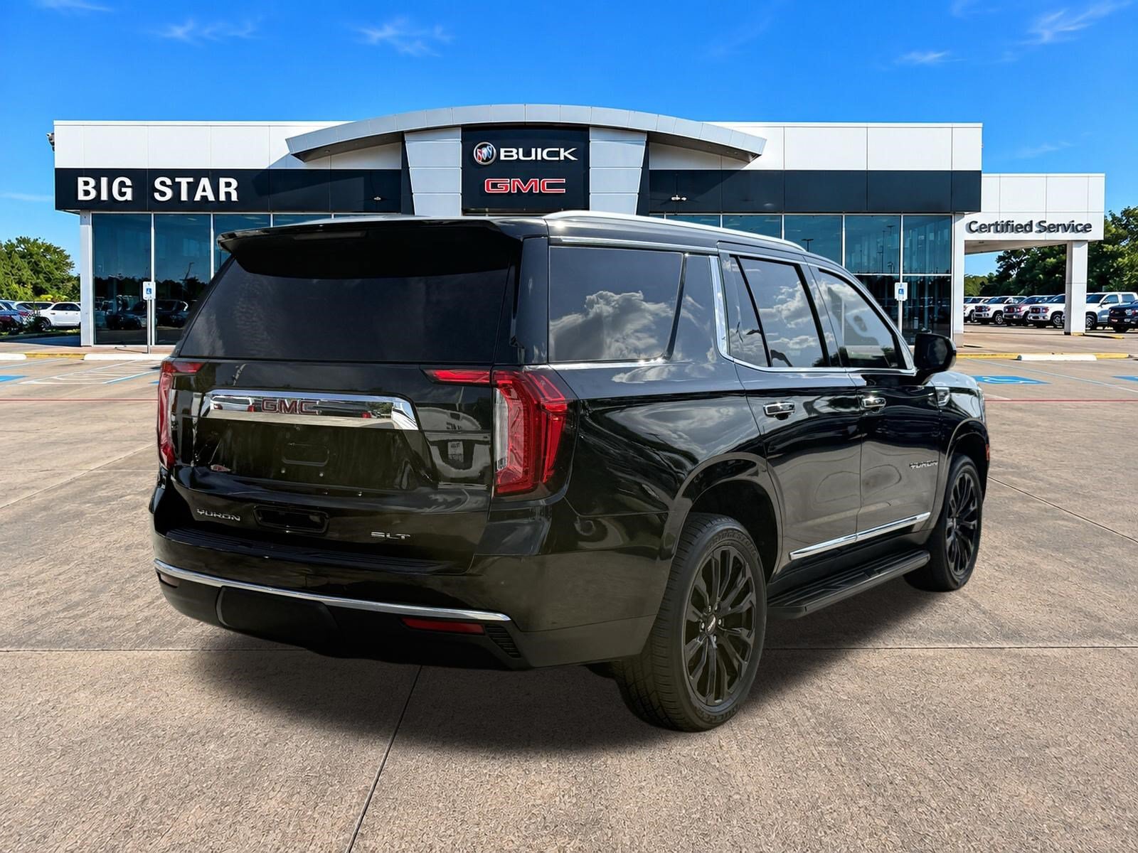 Used 2023 GMC Yukon SLT SUV