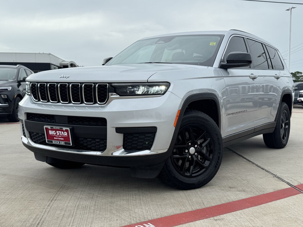 Used 2022 Jeep New Grand Cherokee Laredo SUV