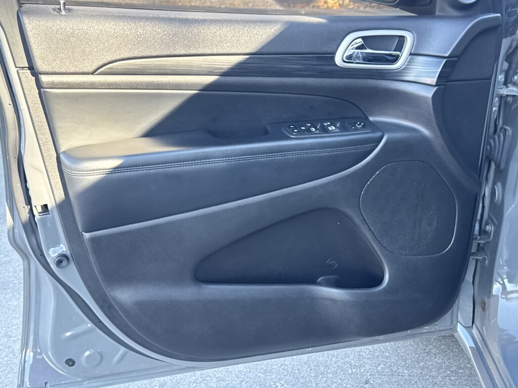 Used 2020 Jeep Grand Cherokee Altitude SUV