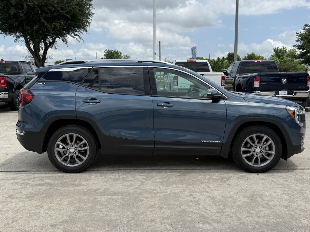 Used 2024 GMC Terrain SLT SUV