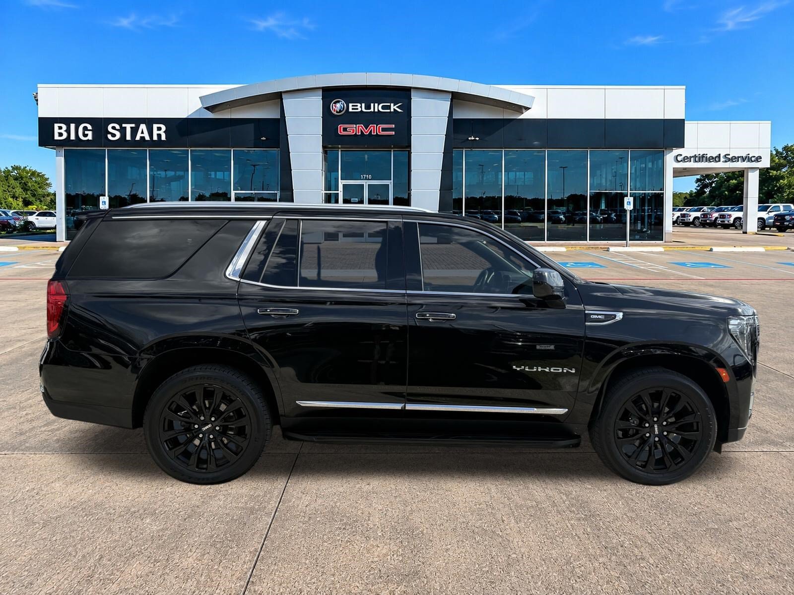 Used 2023 GMC Yukon SLT SUV