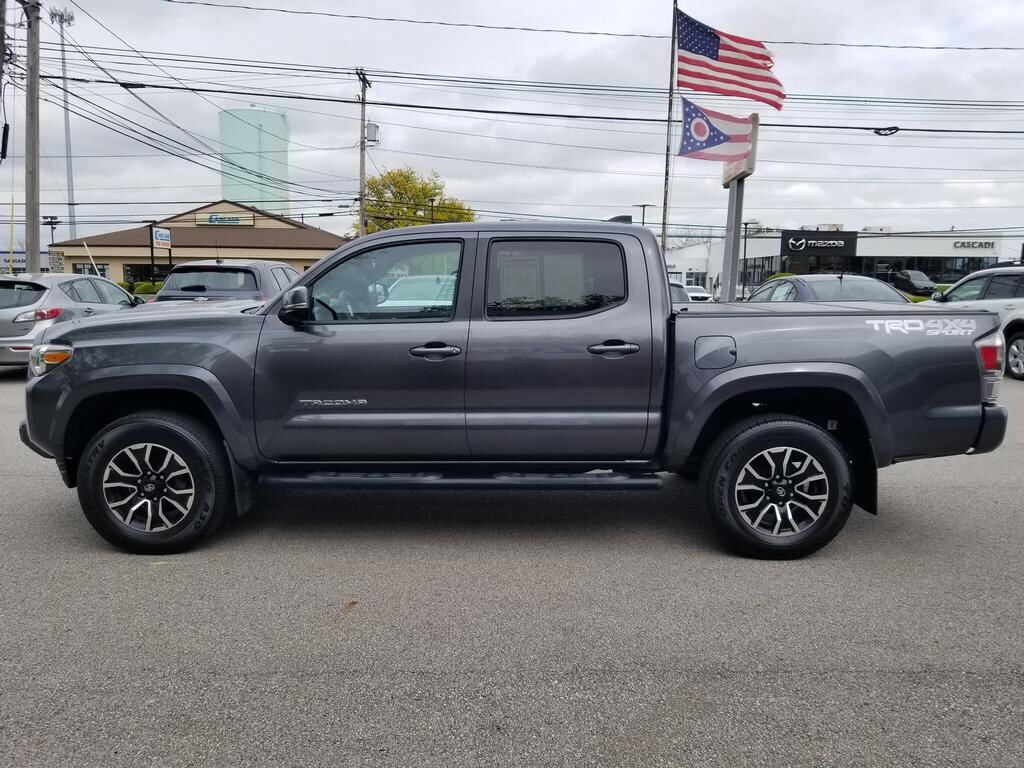 2022 Toyota Tacoma TRD Sport Double Cab photo 2