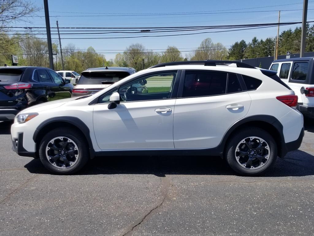 2022 Subaru Crosstrek Premium photo 2