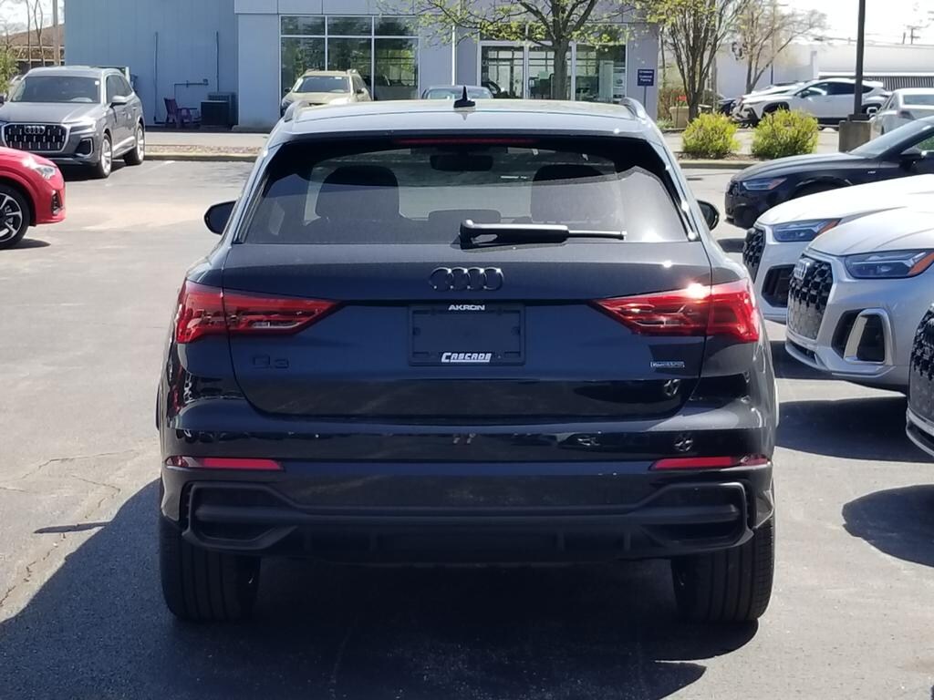 2025 Audi Q3 45 TFSI S line Premium Plus photo 4
