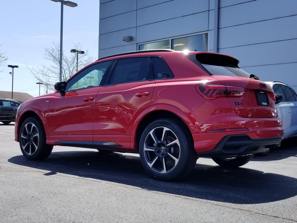 2025 Audi Q3 45 TFSI S line Premium Plus photo 3