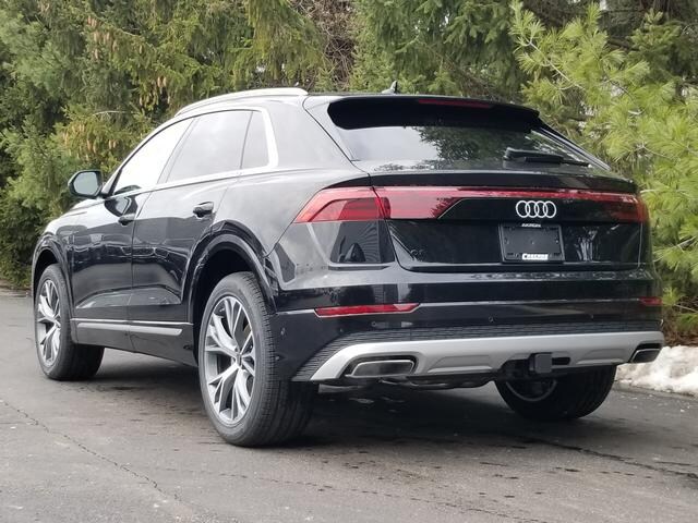 2025 Audi Q8 55 Premium Plus photo 3