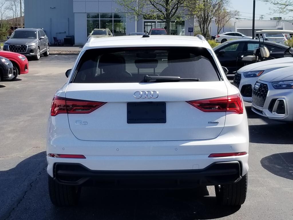2025 Audi Q3 S line 45 TFSI photo 4