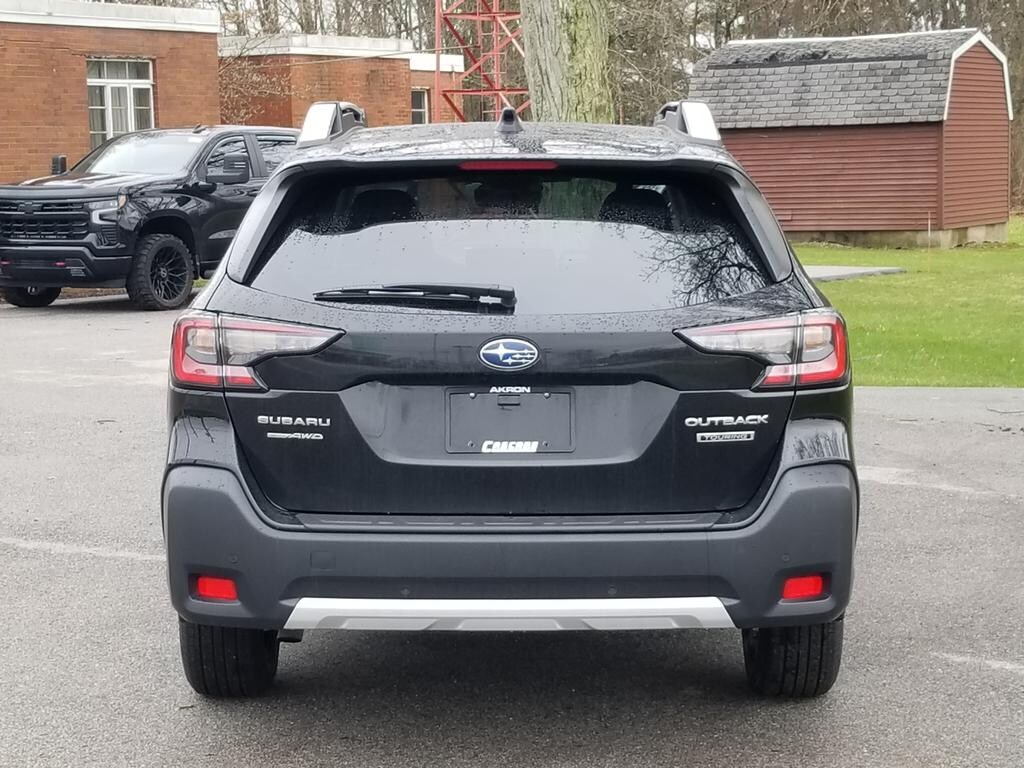 2024 Subaru Outback Touring photo 4