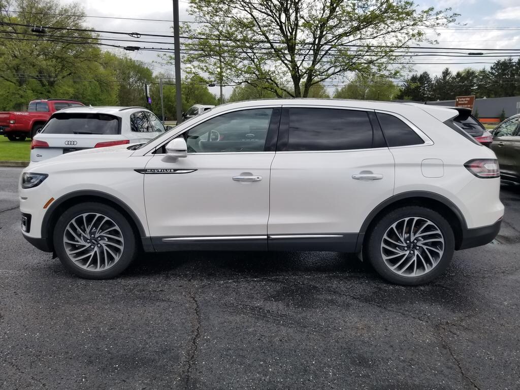 2019 Lincoln Nautilus Reserve photo 2