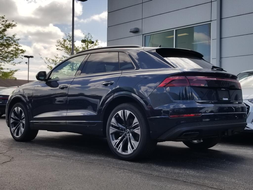 2025 Audi Q8 55 Prestige photo 3