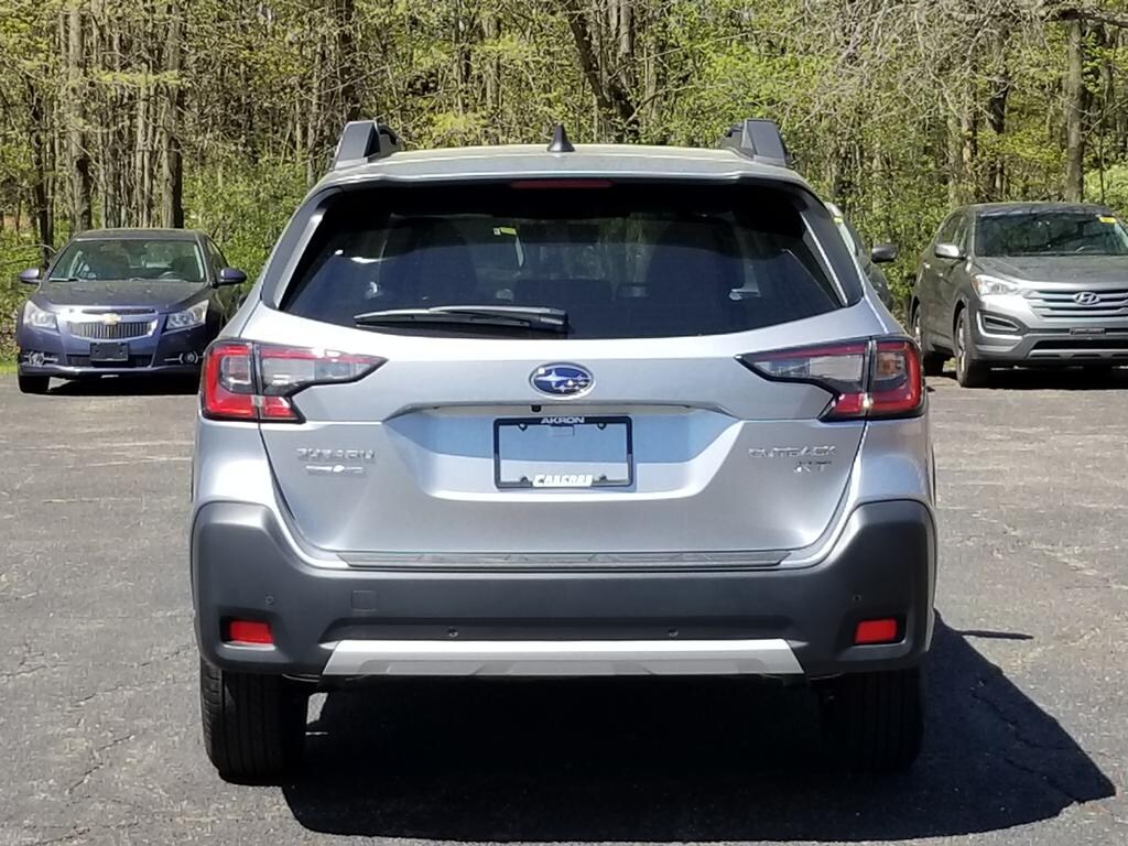 2025 Subaru Outback Limited XT photo 4