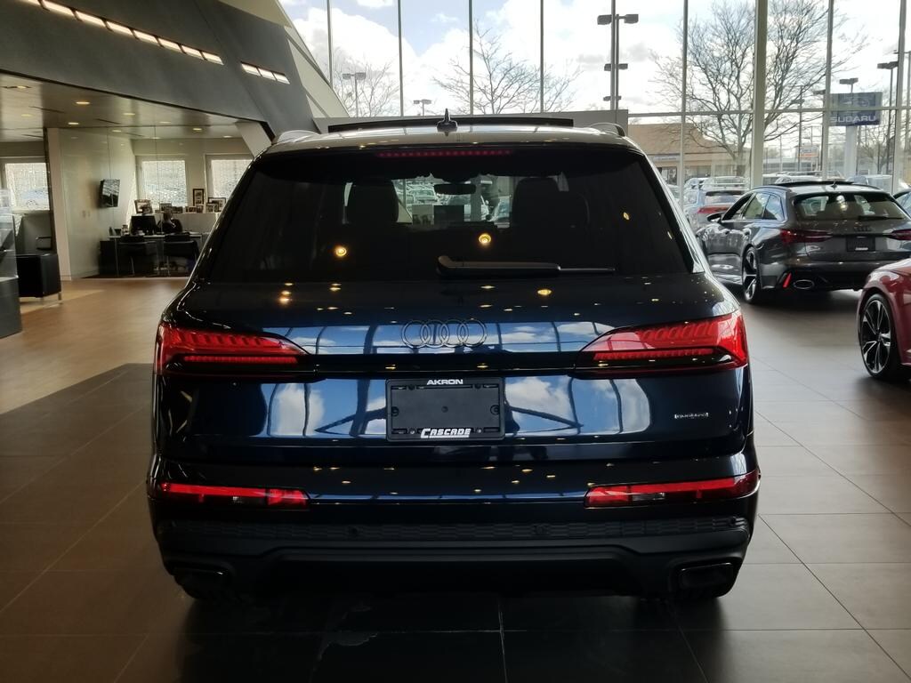 2025 Audi Q7 55 Premium Plus photo 4