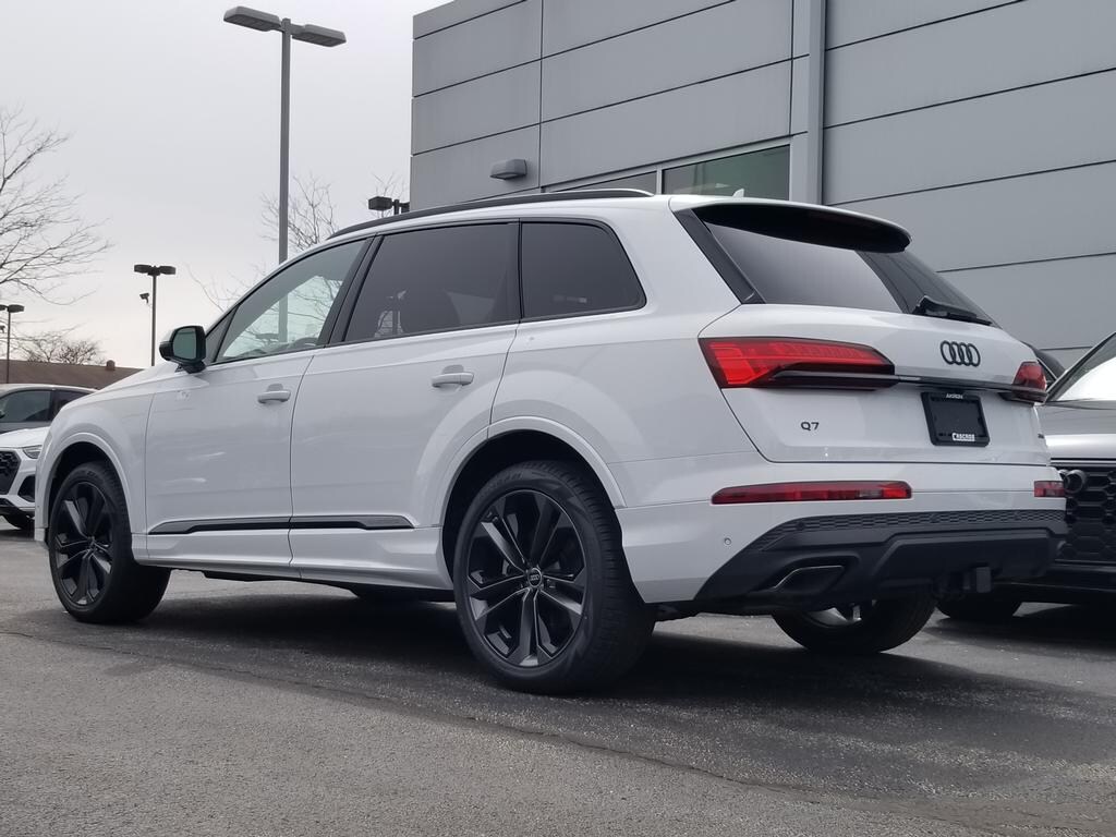 2025 Audi Q7 55 Premium Plus photo 3