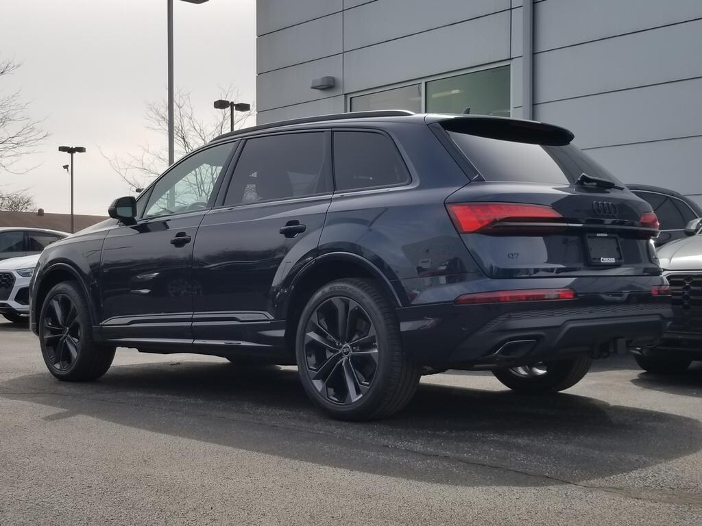 2025 Audi Q7 55 Premium Plus photo 3