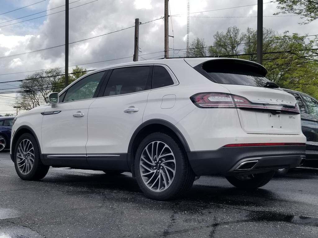 2019 Lincoln Nautilus Reserve photo 3