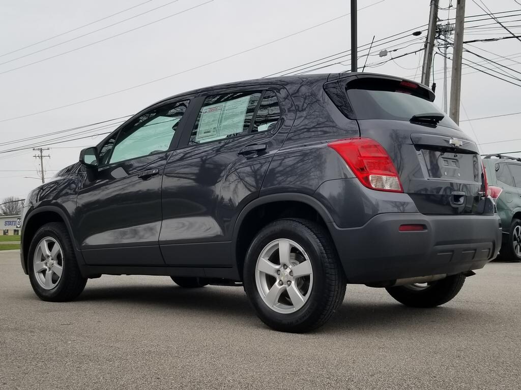 2016 Chevrolet Trax LS photo 3