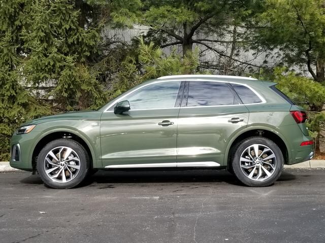 2025 Audi Q5 S line 45 TFSI photo 2