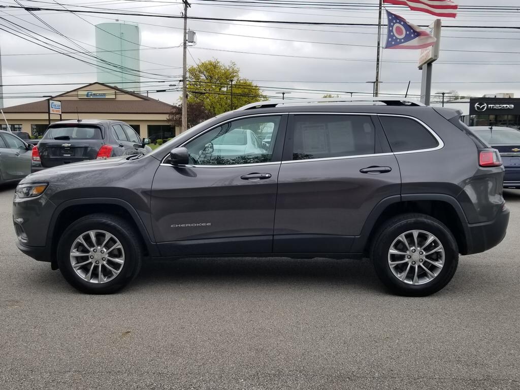 2019 Jeep Cherokee Latitude photo 2