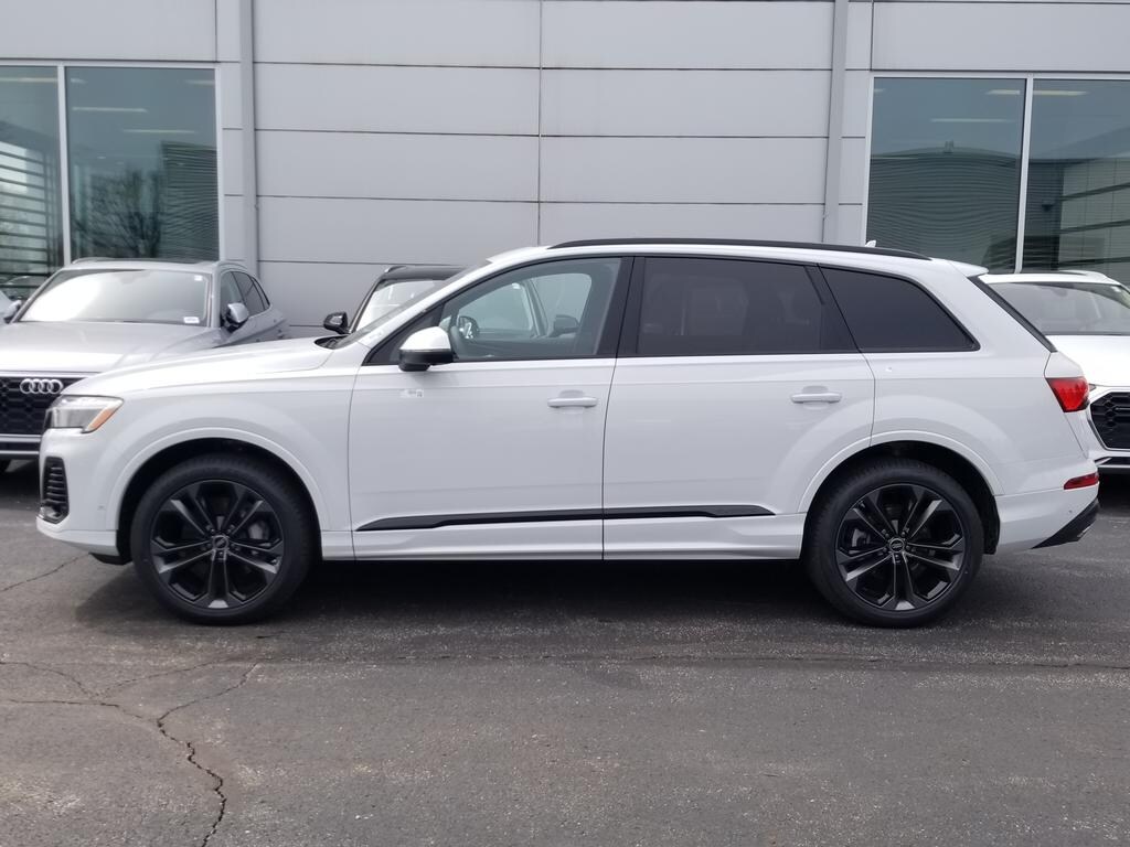 2025 Audi Q7 55 Premium Plus photo 2