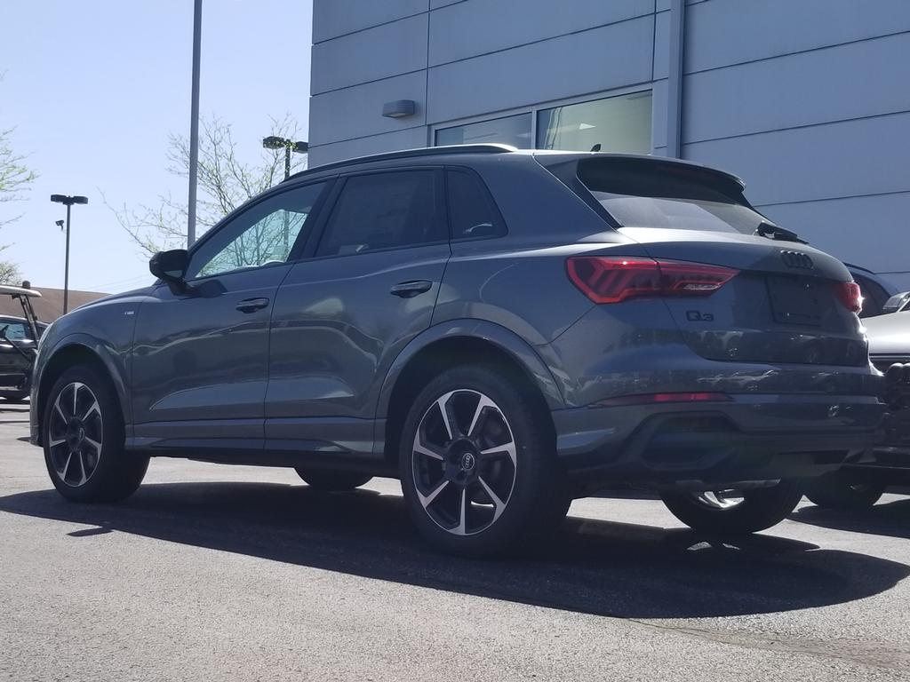 2025 Audi Q3 S line Premium Plus photo 3