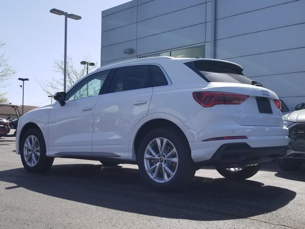 2025 Audi Q3 S line 45 TFSI photo 3