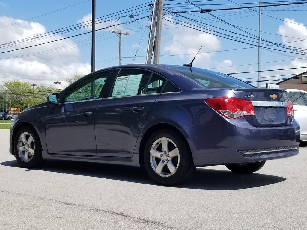 2014 Chevrolet Cruze photo 3