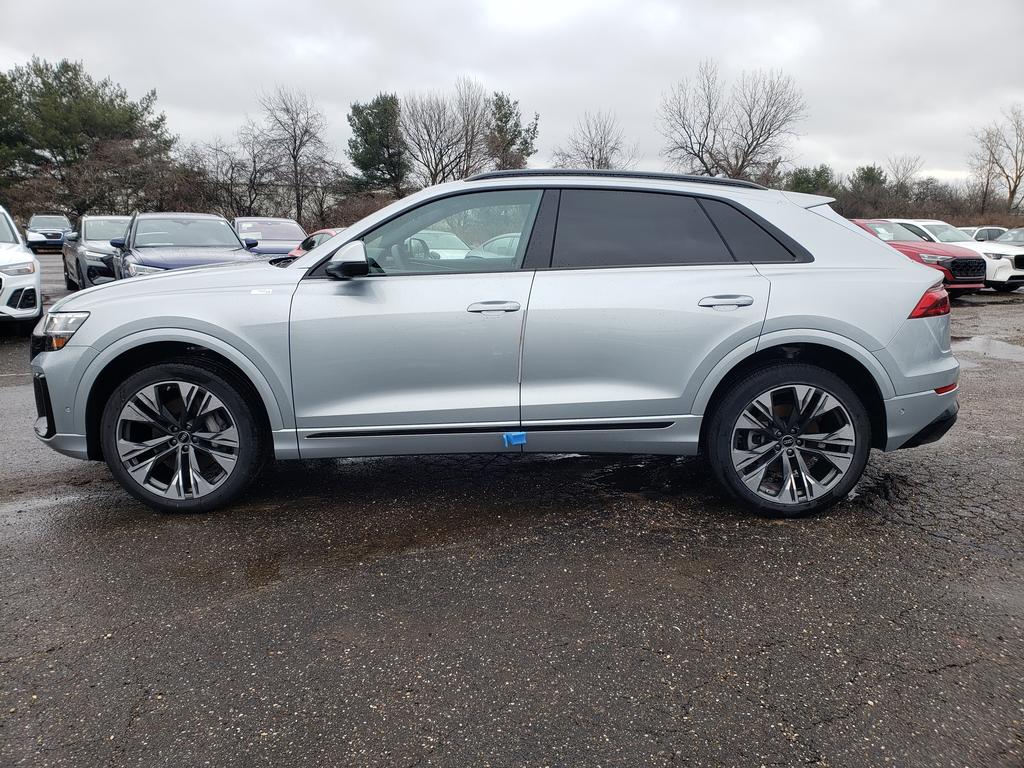 2025 Audi Q8 55 Premium Plus photo 3