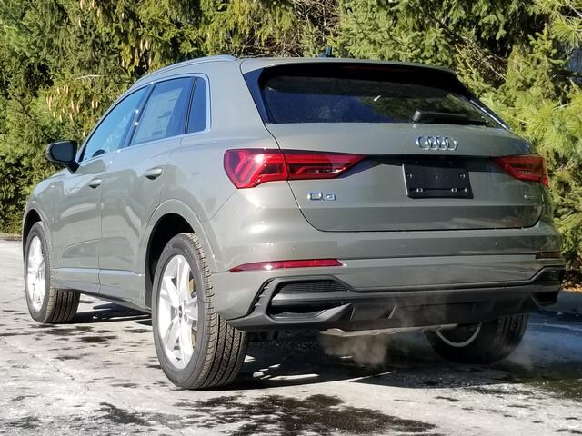 2024 Audi Q3 45 TFSI S line Premium Plus photo 3
