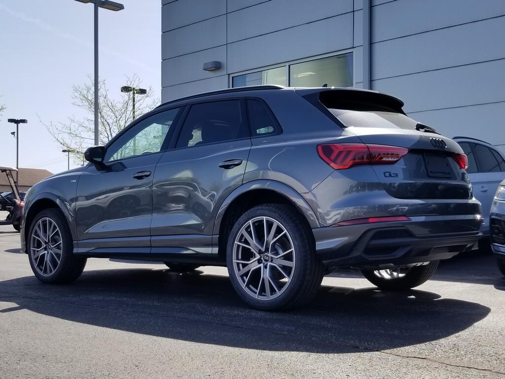 2025 Audi Q3 S line Premium Plus photo 3