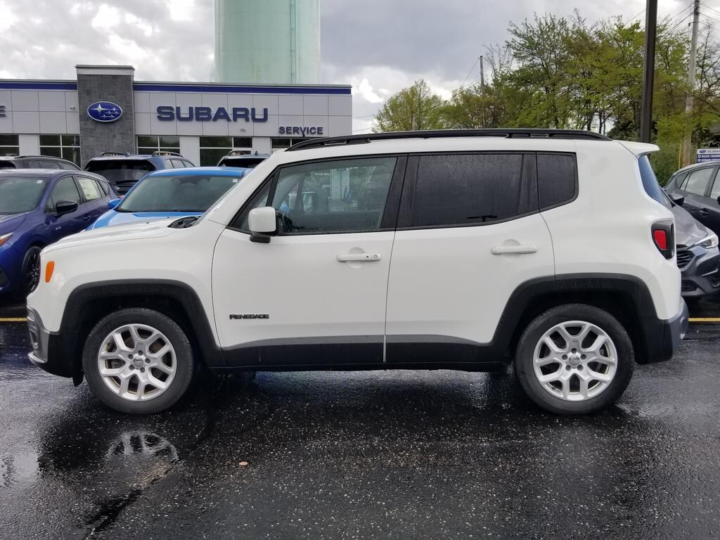 2015 Jeep Renegade Latitude photo 2
