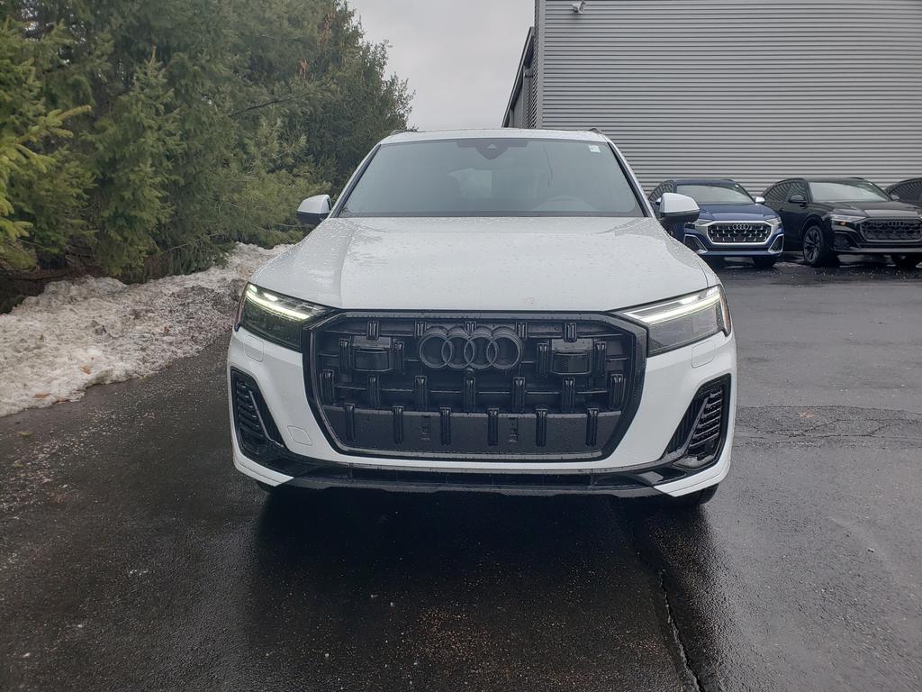 2025 Audi Q7 55 Premium Plus photo 2