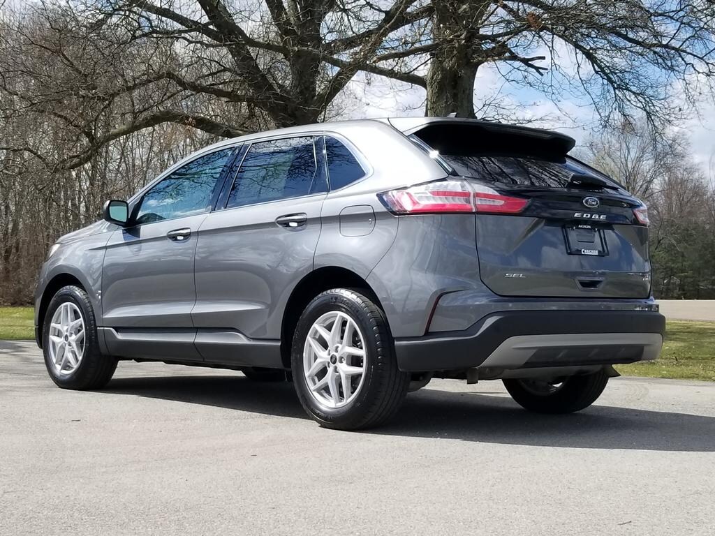2024 Ford Edge SEL photo 3