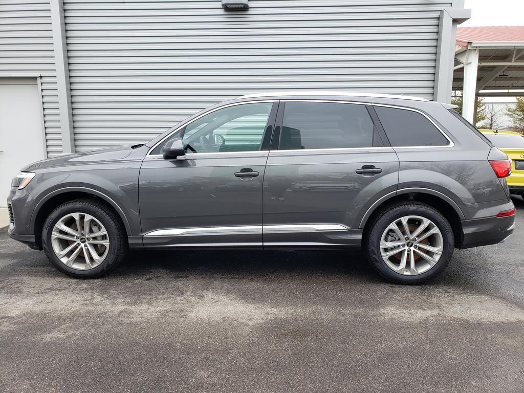 2025 Audi Q7 45 Premium photo 3