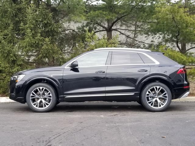 2025 Audi Q8 55 Premium Plus photo 2
