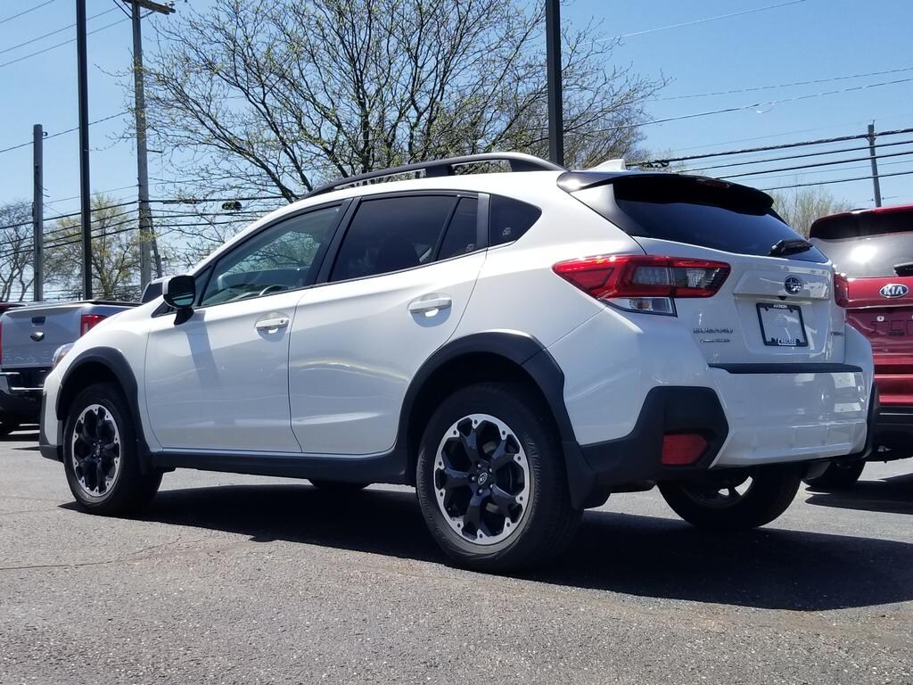 2022 Subaru Crosstrek Premium photo 3