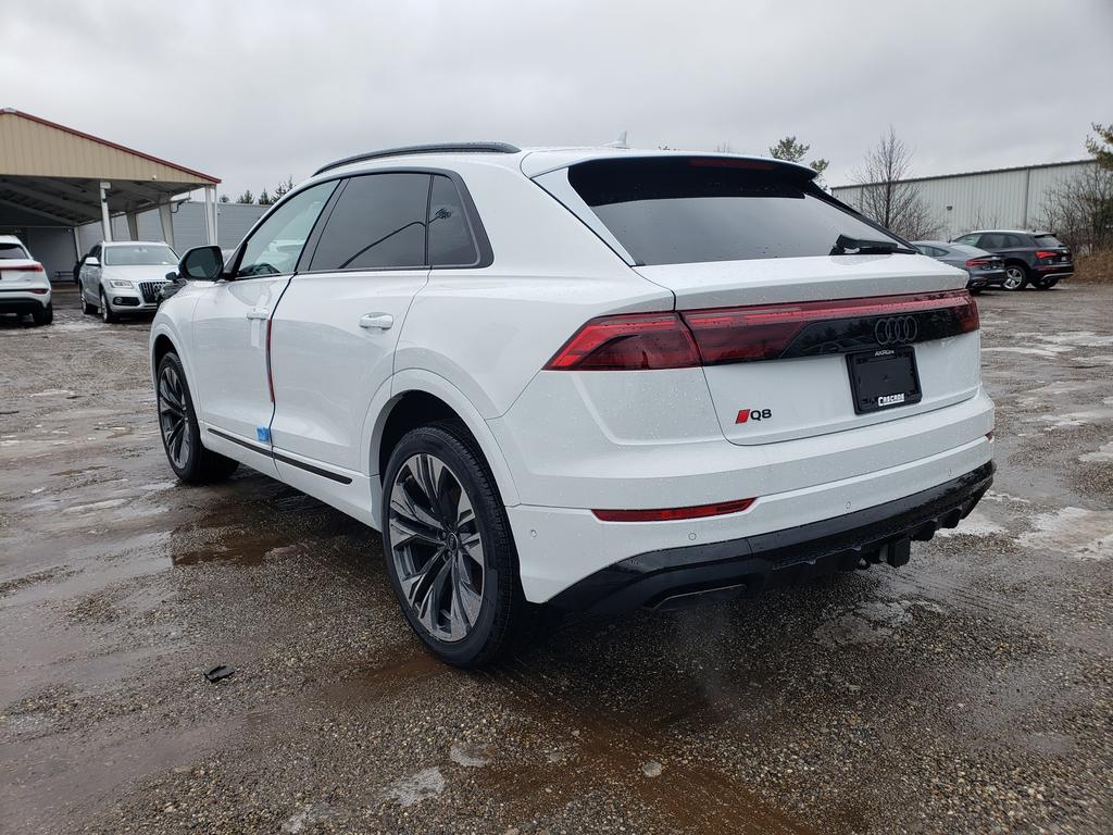 2025 Audi Q8 55 Premium Plus photo 4