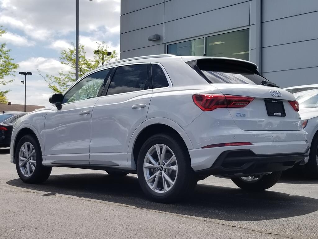 2025 Audi Q3 S line Premium Plus photo 3
