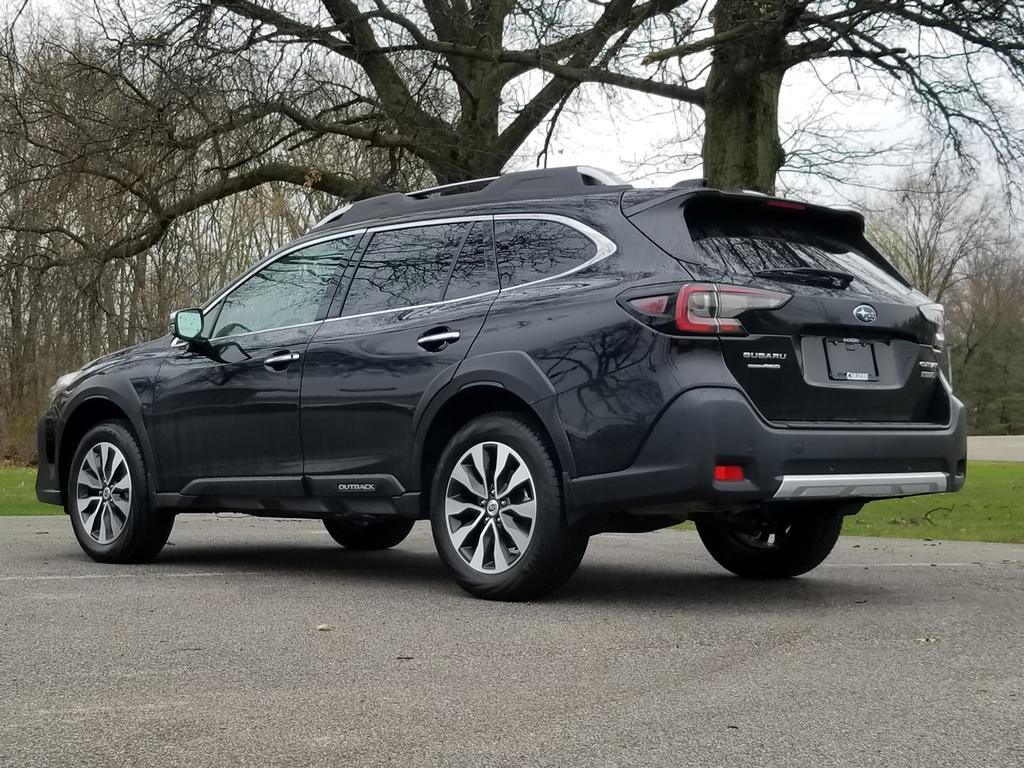 2024 Subaru Outback Touring photo 3