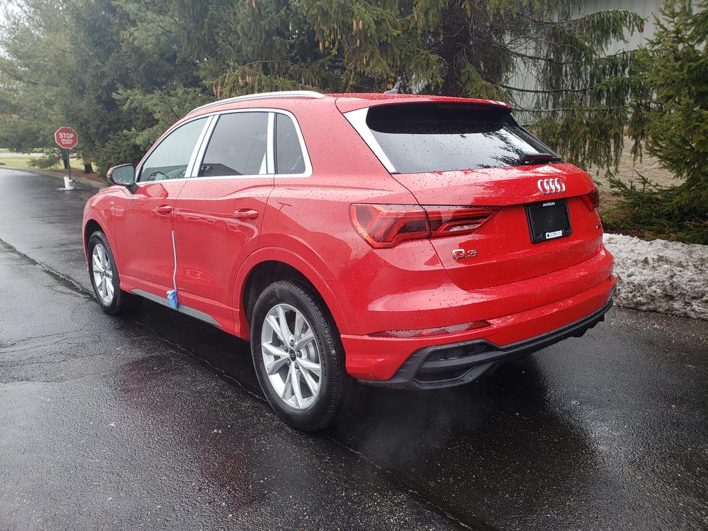 2025 Audi Q3 S line 45 TFSI photo 4