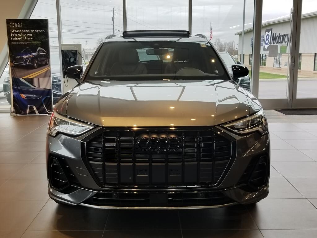 2025 Audi Q3 S line Premium Plus photo 4