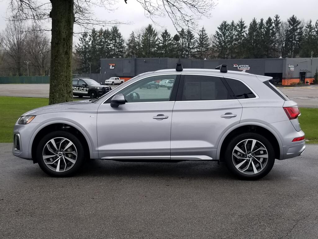 2022 Audi Q5 S line Premium 45 TFSI photo 2