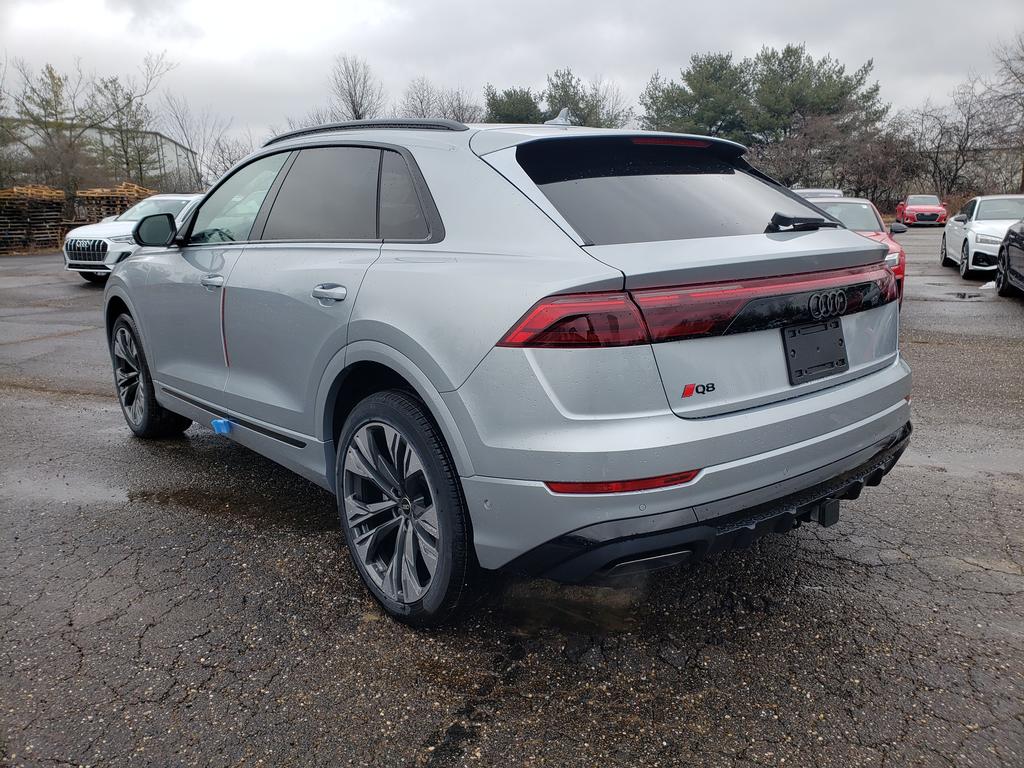 2025 Audi Q8 55 Premium Plus photo 4