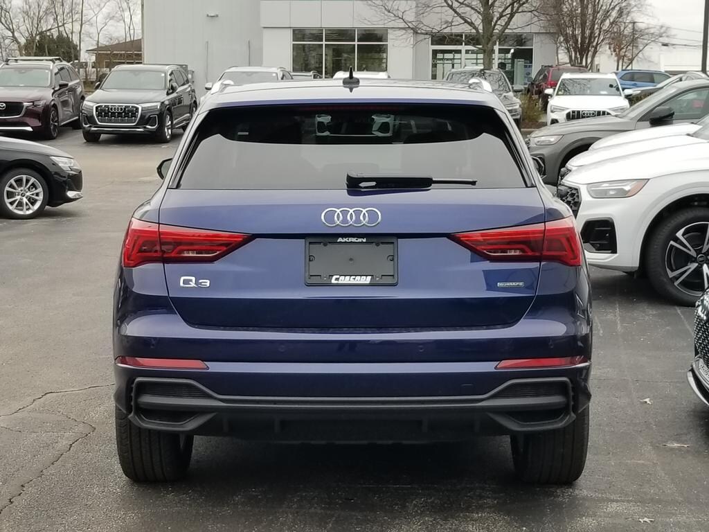 2025 Audi Q3 45 TFSI S line Premium Plus photo 4