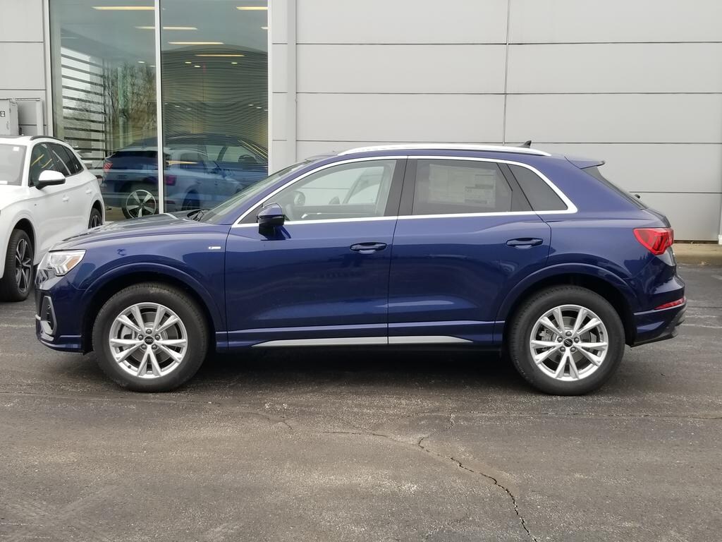 2025 Audi Q3 45 TFSI S line Premium Plus photo 2