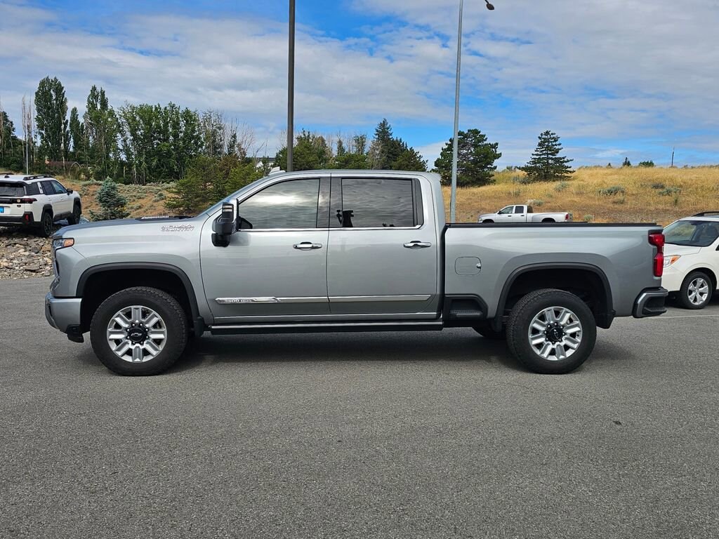 Used 2024 Chevrolet Silverado 3500 HD High Country Truck Crew Cab