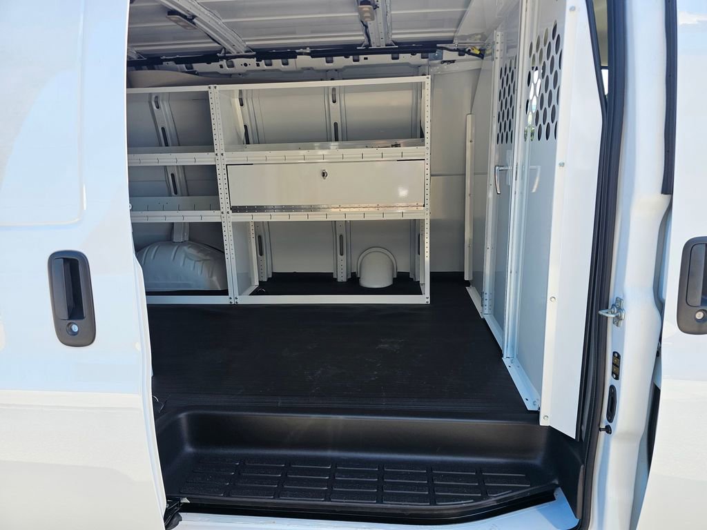 2025 Chevrolet Express Cargo Work Van - Photo 20