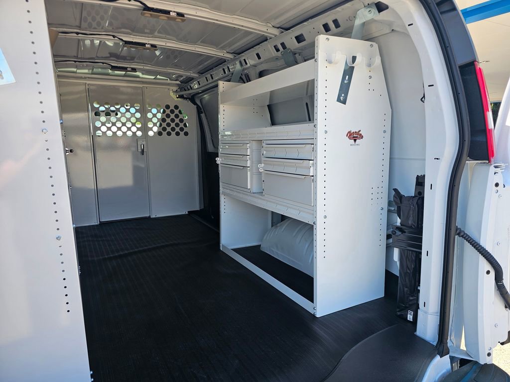 2025 Chevrolet Express Cargo Work Van - Photo 25